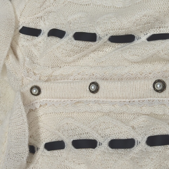 SOLD-Axes Femme Cape - Picture 4 of 15